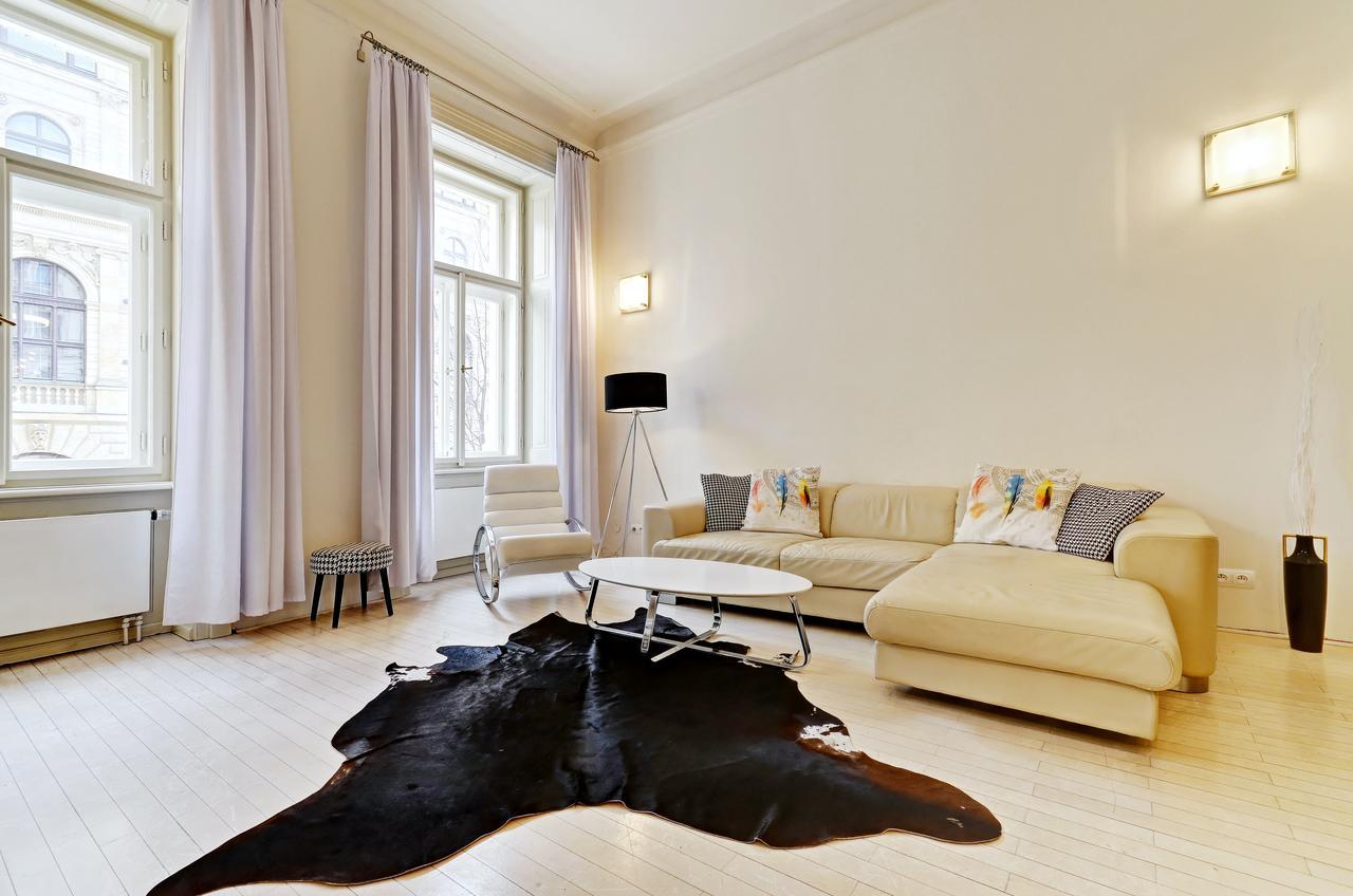 Historic Centre Apartments VI براغ المظهر الخارجي الصورة